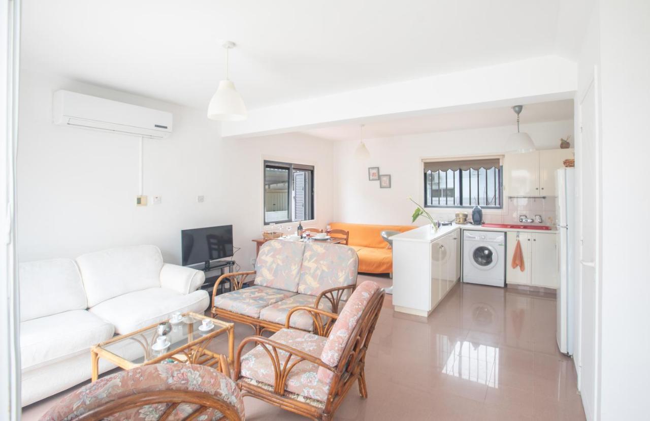 Peaceful Cozy Home Great Location Протарас Екстериор снимка